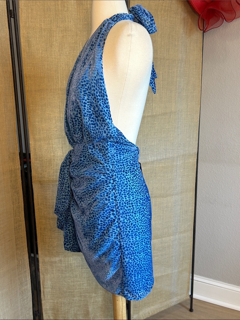 NEW NBD Pari Mini Dress in Blue Leopard Velvet Revolve Size Medium - Picture 7 of 16